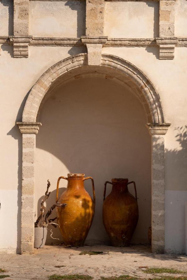 Villa Encantamiento - Dimora Gelsomino - Masseria Storica Nel Cuore Della Puglia Con Piscina Latiano Экстерьер фото