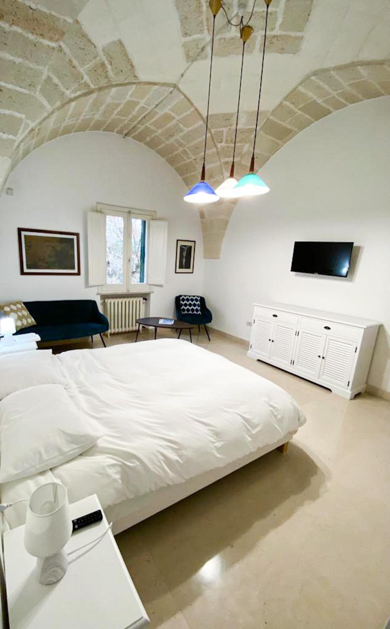 Villa Encantamiento - Dimora Gelsomino - Masseria Storica Nel Cuore Della Puglia Con Piscina Latiano Экстерьер фото